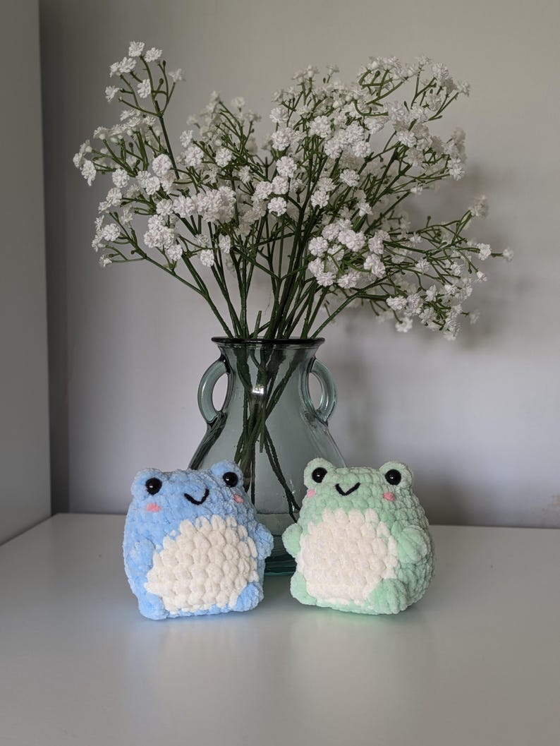 Chubby Pastel Green Frog Plush - Super Soft Cute Crochet Amigurumi - Cuddly Toy Stuffed Animal